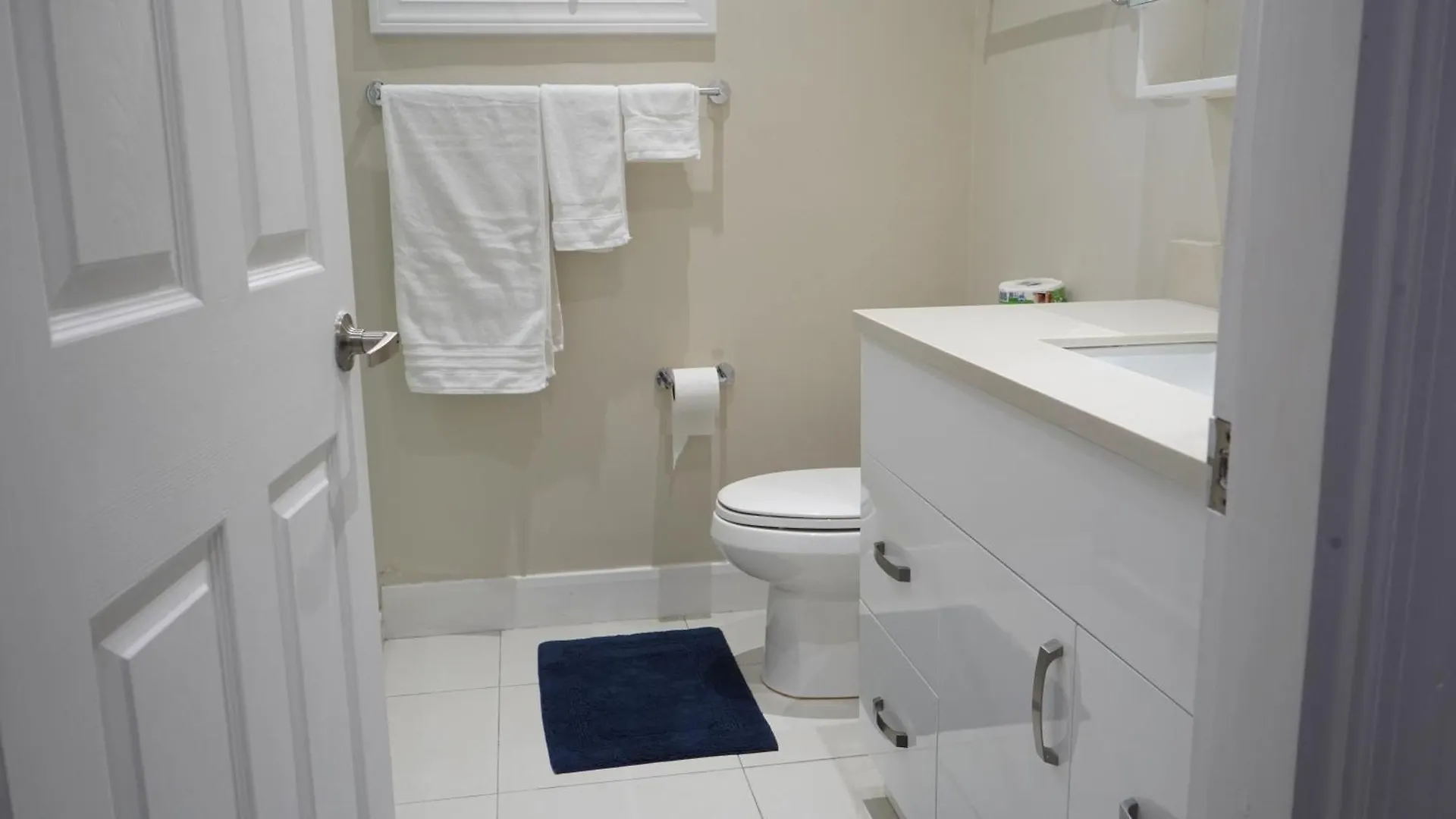 Life Of Montego Bay Apartment 0*,