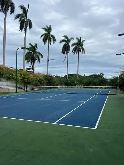 Life Of Montego Bay Apartment 0*,